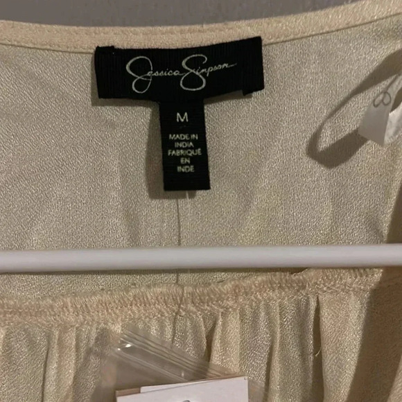 Jessica Simpson Women’s Cecily Long Sleeve Crepe Top - Picture 7 of 8